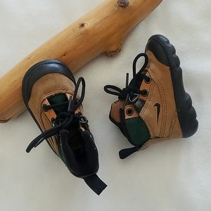 Vintage 90s Nike boots